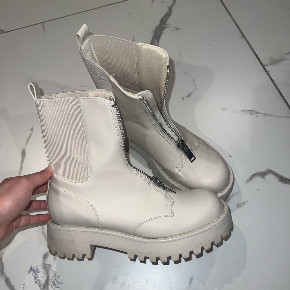 Stradivarius boots